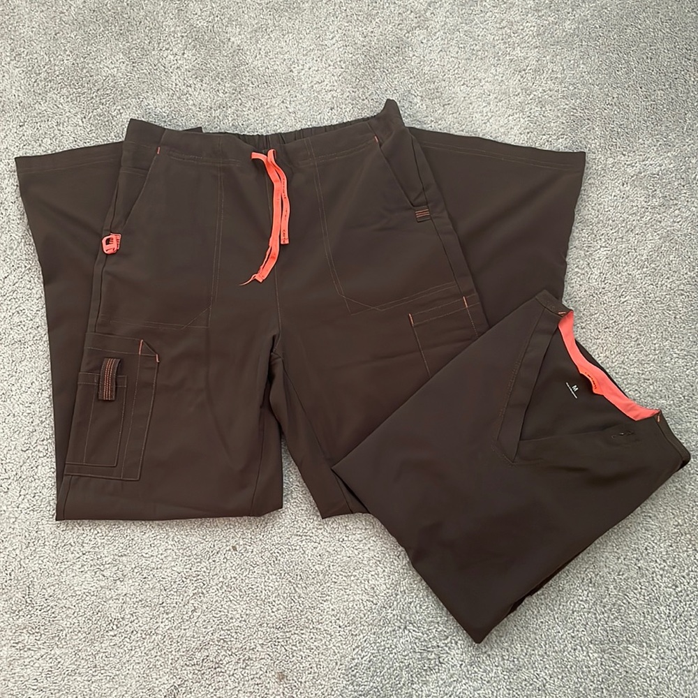 Carhartt Chocolate Brown Scrub Set - Medium